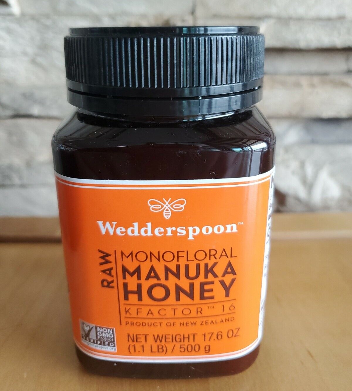 jar of wedderspoon manuka honey