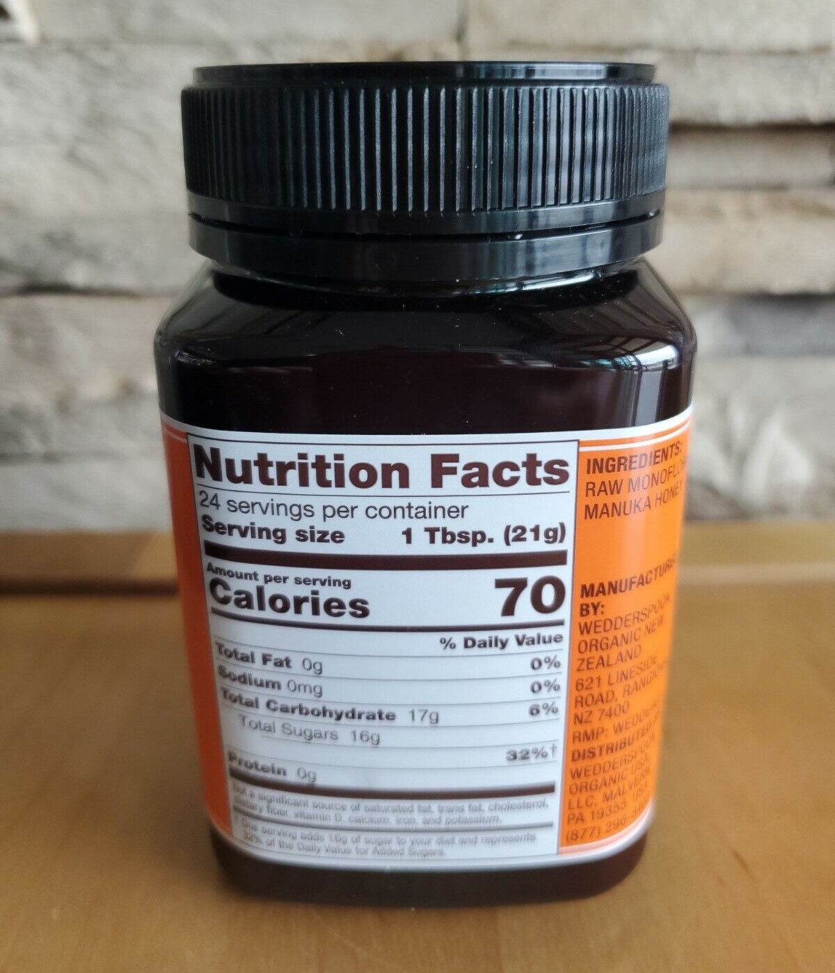 jar of wedderspoon manuka honey nutritional label